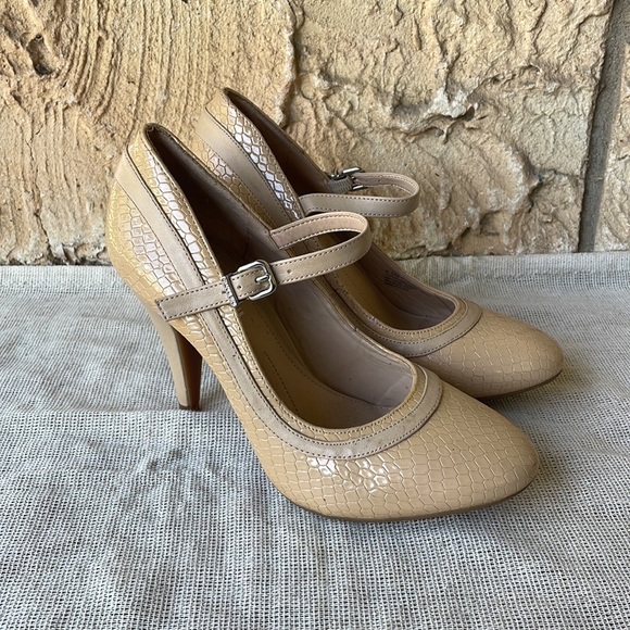 Mary Jane Nude Patent Leather Heels Size 6 1/2 M - Picture 11 of 12